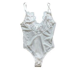 Victoria's Secret Sexy Women's Ivory Lace Mesh Sheer Teddy Lingerie M Stretch
